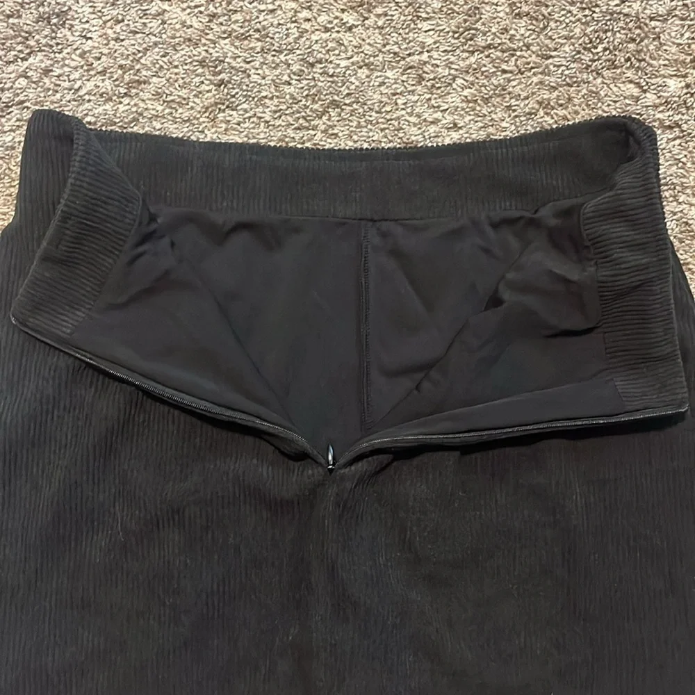 Halara High Waisted Invisible Zipper 2-in-1 A Line Mini Corduroy Black Skirt Med